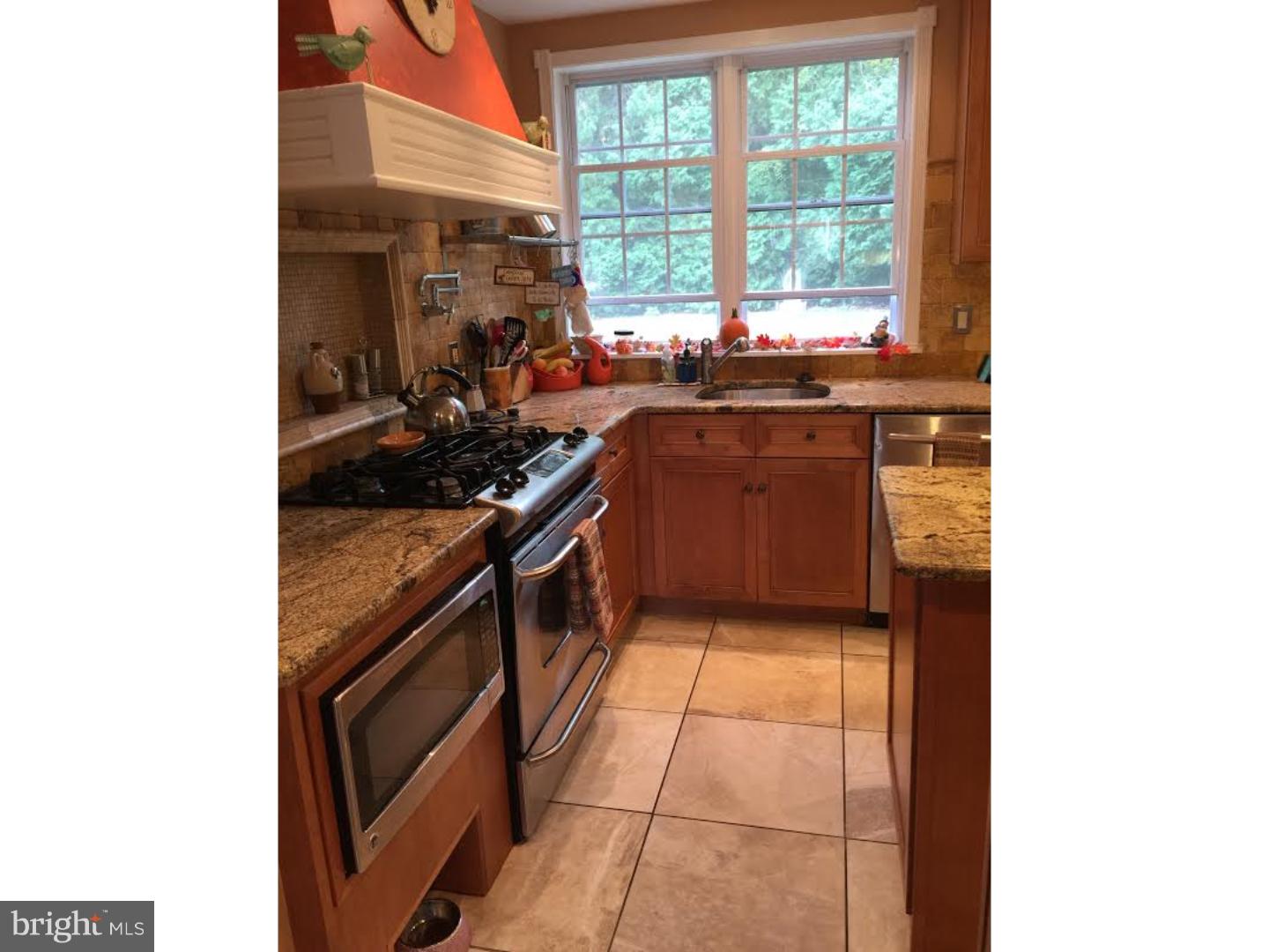 327 Summit Road Media, PA 19063 - Photo 3 of 16