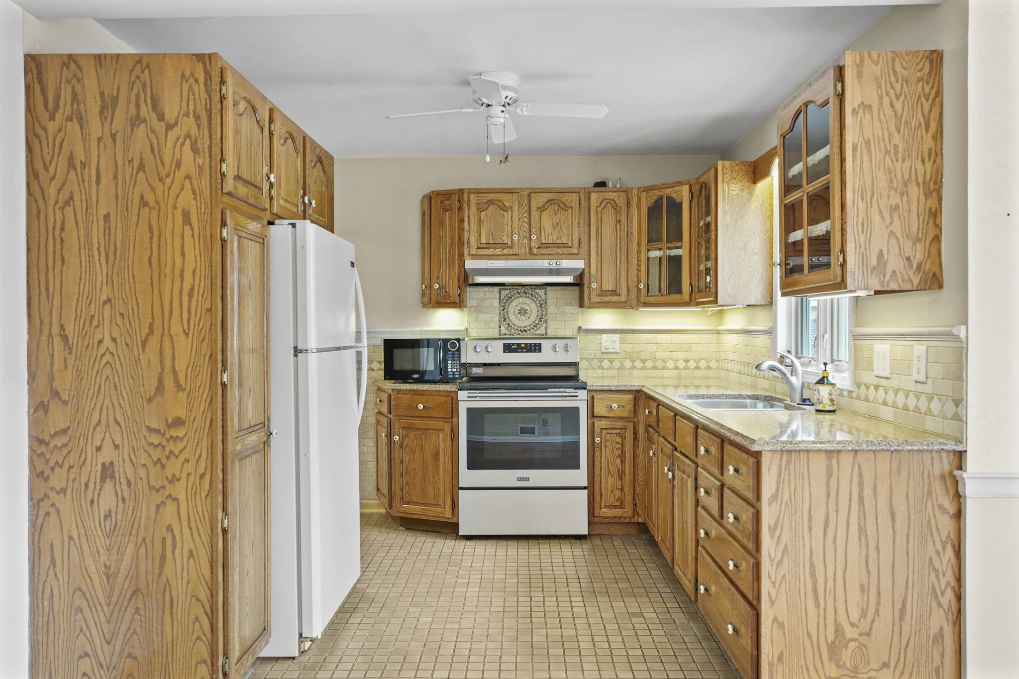 4902 Rothman Place Monona, WI 53716 - Photo 11 of 57