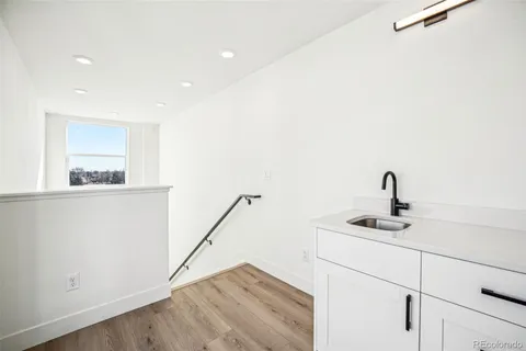 a close view of sink and tap