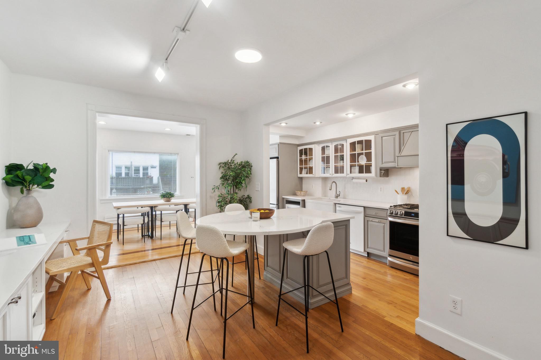 2434 Tunlaw Road Northwest Washington, DC 20007 - Photo 8 of 42