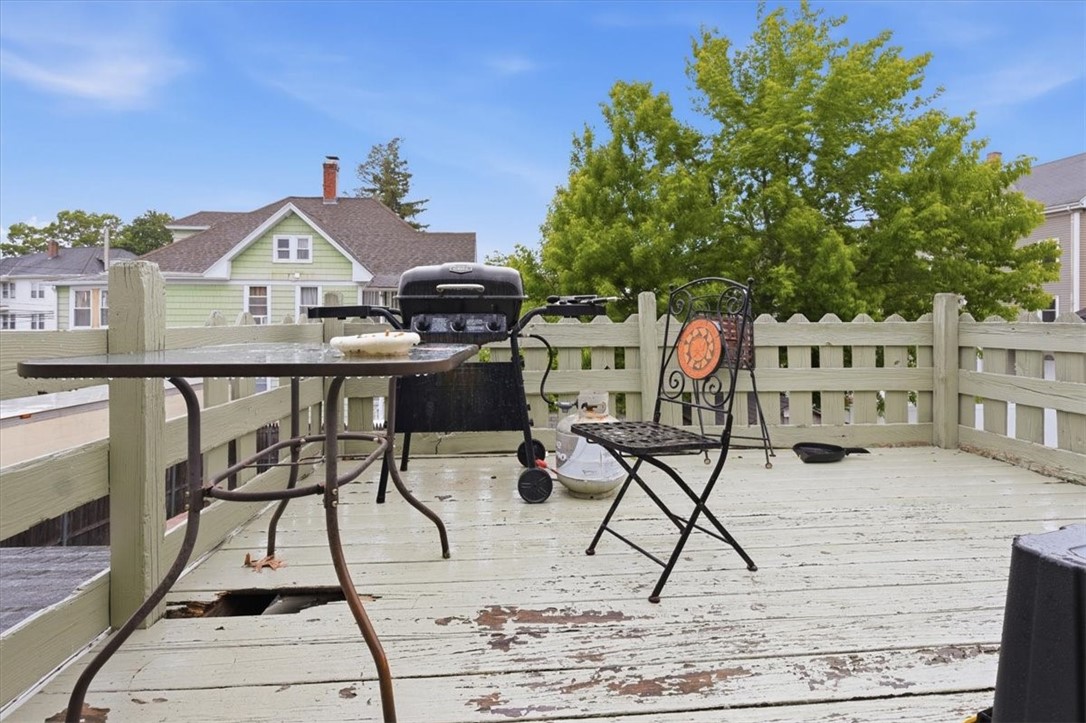 20 Oakton Street Woonsocket, RI 02895 - Photo 4 of 24