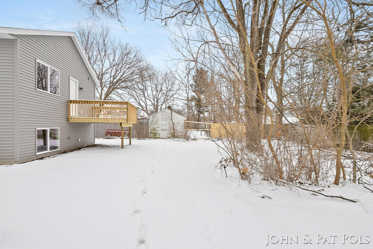 615 Harrison Street Belding, MI 48809 - Photo 15 of 16 IMG_1017