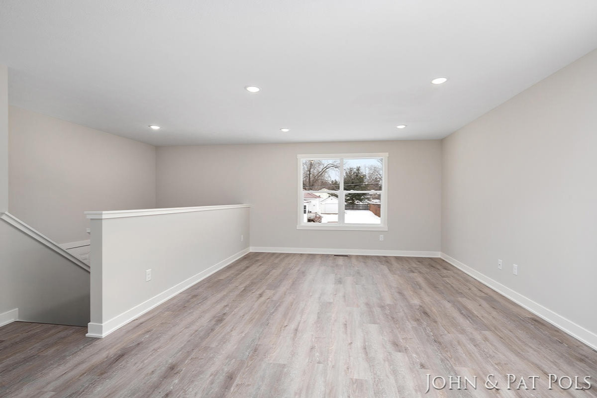 615 Harrison Street Belding, MI 48809 - Photo 5 of 16 IMG_1002
