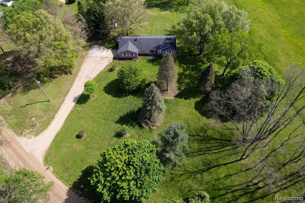 20541 Barton Road Pinckney, MI 48169 - Photo 33 of 47