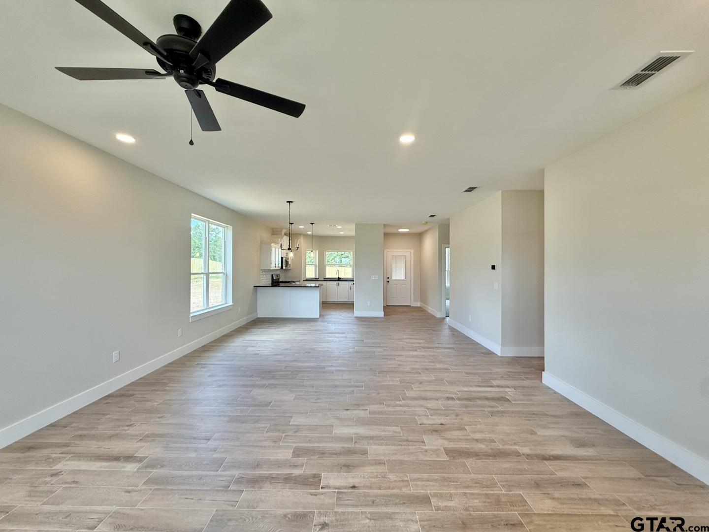 17430 Crossing Circle Lindale, TX 75771 - Photo 3 of 24