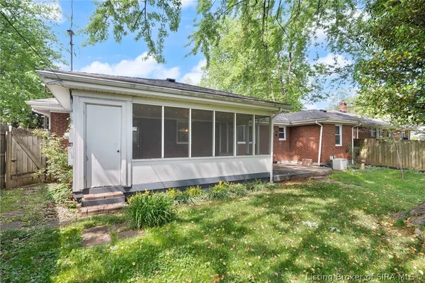 $205,000 | 2120 Gary Drive, New Albany, IN 47150