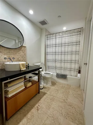 a view of washer and dryer in a room