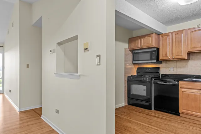 $268,900 | 720 Weidner Road, Unit 302, Buffalo Grove, IL 60089