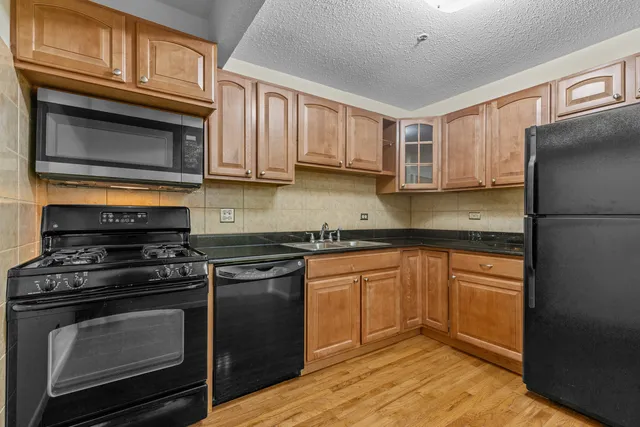 $268,900 | 720 Weidner Road, Unit 302, Buffalo Grove, IL 60089