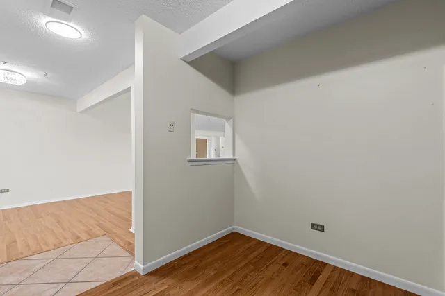 $268,900 | 720 Weidner Road, Unit 302, Buffalo Grove, IL 60089