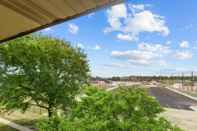 $268,900 | 720 Weidner Road, Unit 302, Buffalo Grove, IL 60089