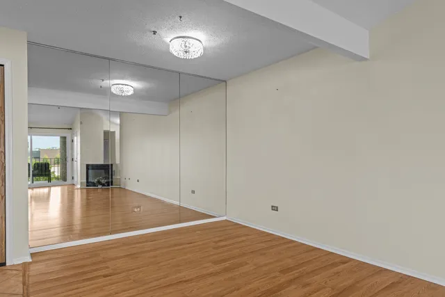 $268,900 | 720 Weidner Road, Unit 302, Buffalo Grove, IL 60089