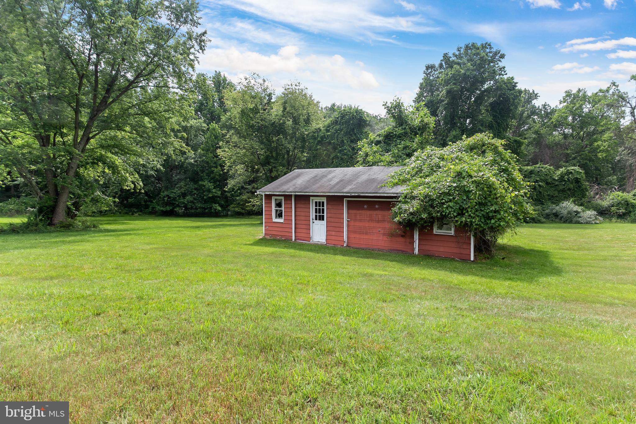 11642 Blue Ridge Lane Great Falls, VA 22066 - Photo 64 of 103 shed, conveys as-is
