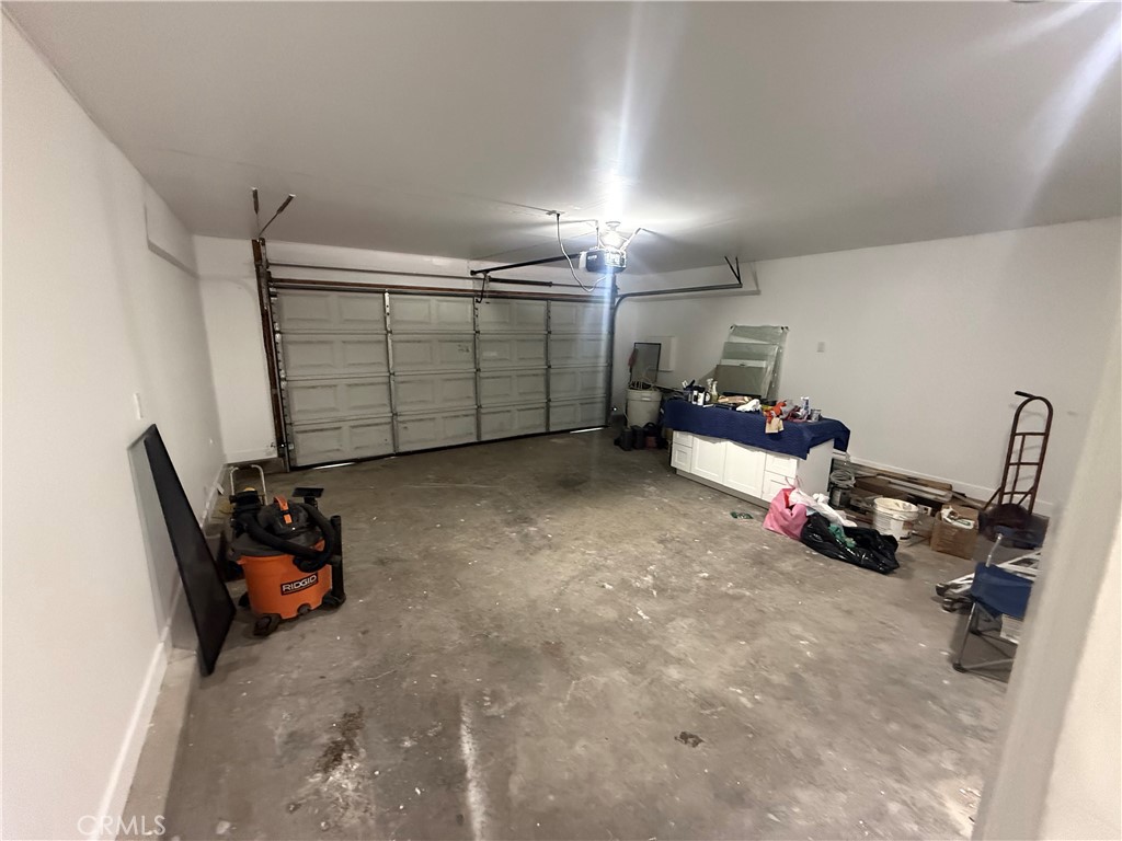7815 Howe Street, Unit A Paramount, CA 90723 - Photo 17 of 17 Garage