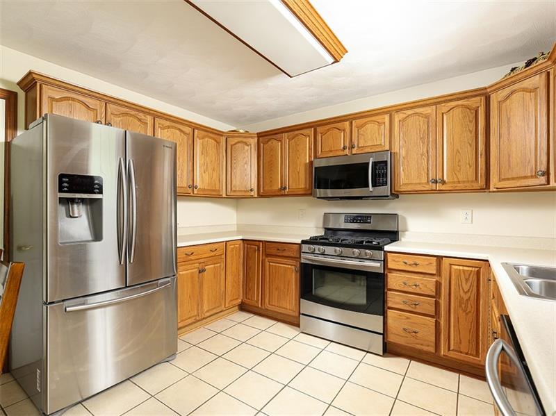 439 Long Road Pittsburgh, PA 15235 - Photo 7 of 24 Kitchen View