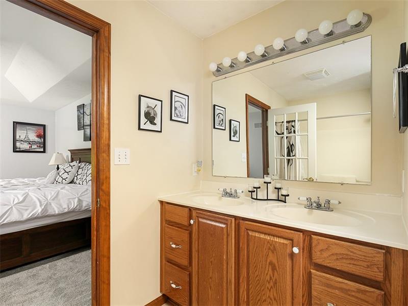 439 Long Road Pittsburgh, PA 15235 - Photo 10 of 24 Master Bath