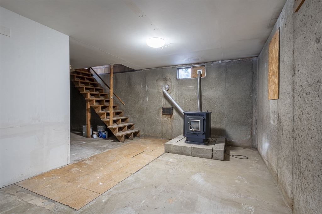 14 Laurel Drive Ware, MA 01082 - Photo 9 of 32