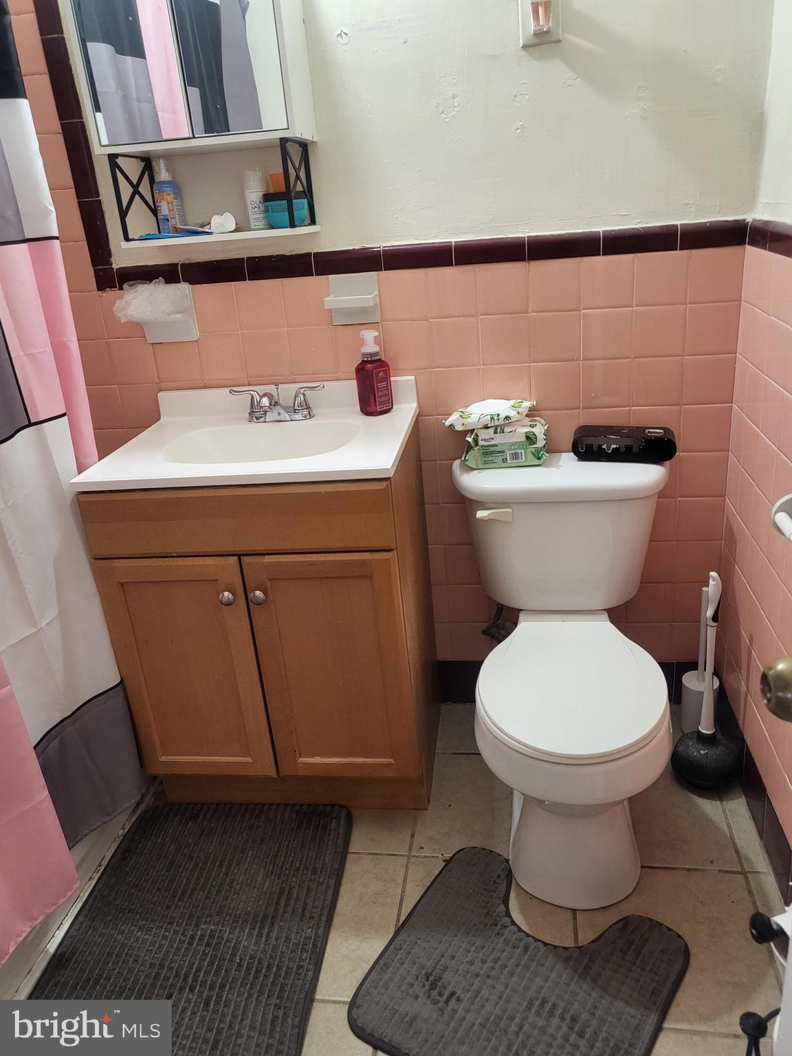 1037 Fanshawe Street Philadelphia, PA 19111 - Photo 12 of 29