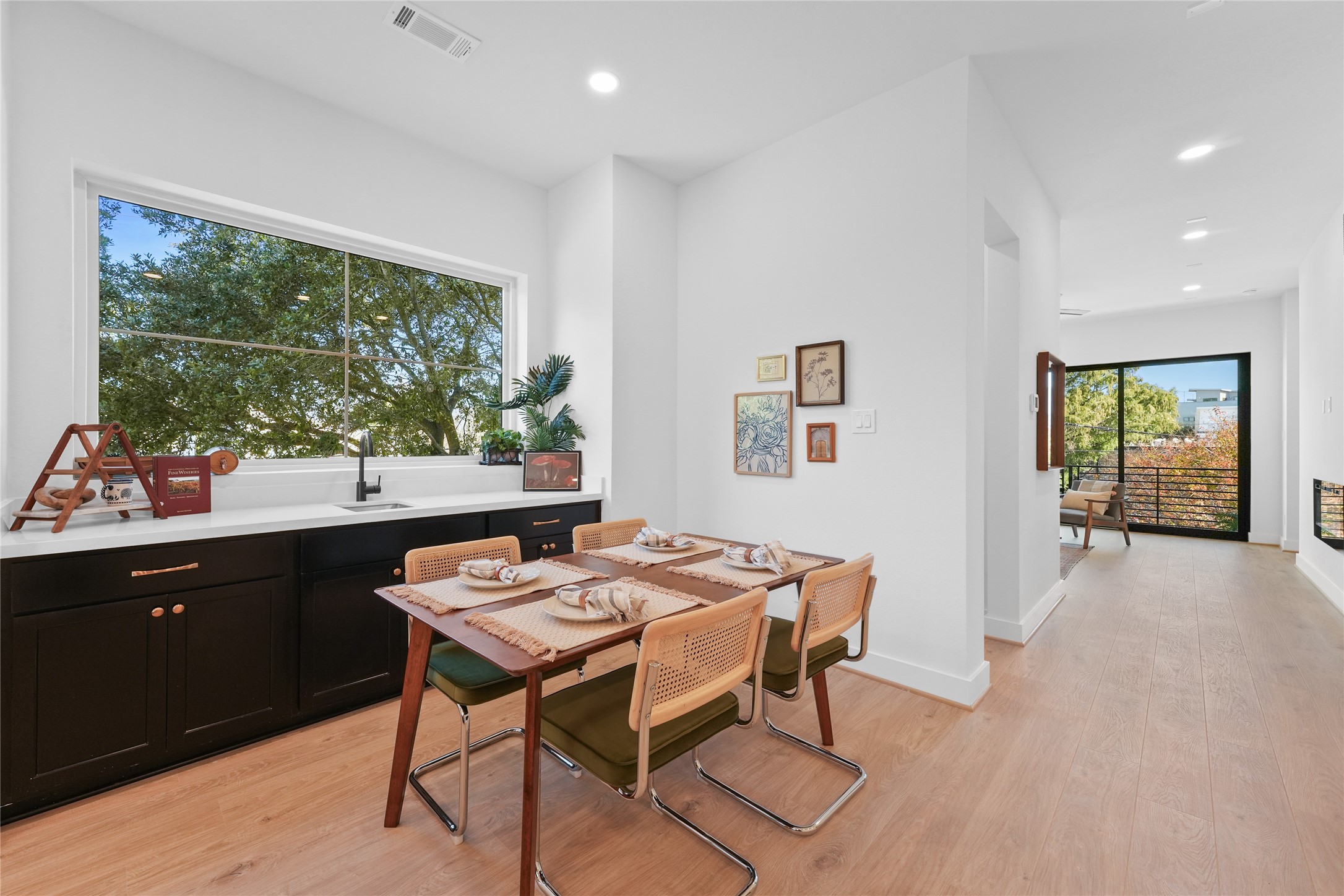 1503 Vermont Street, Unit A Houston, TX 77006 - Photo 8 of 38 Dining Area