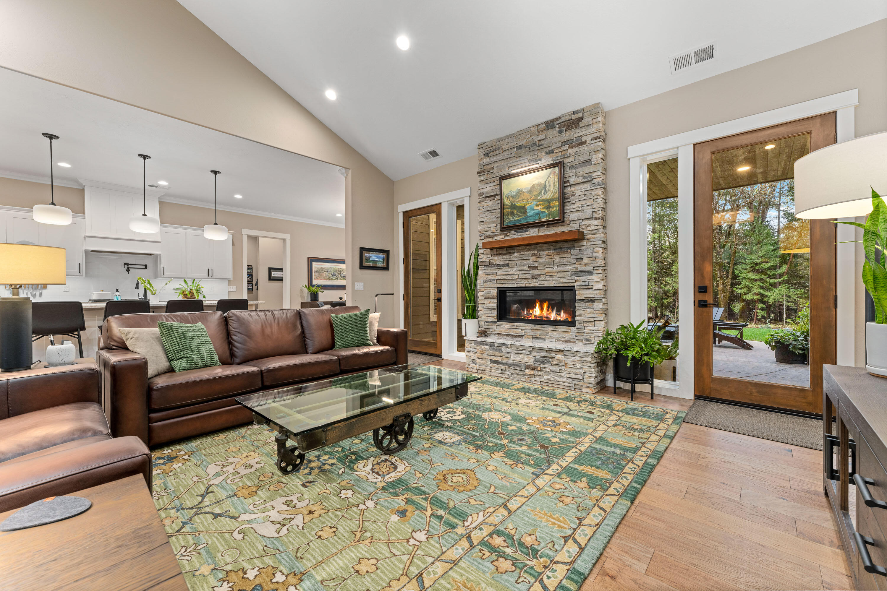 151 Key Way Grants Pass, OR 97527 - Photo 4 of 43 INT (12 of 28)