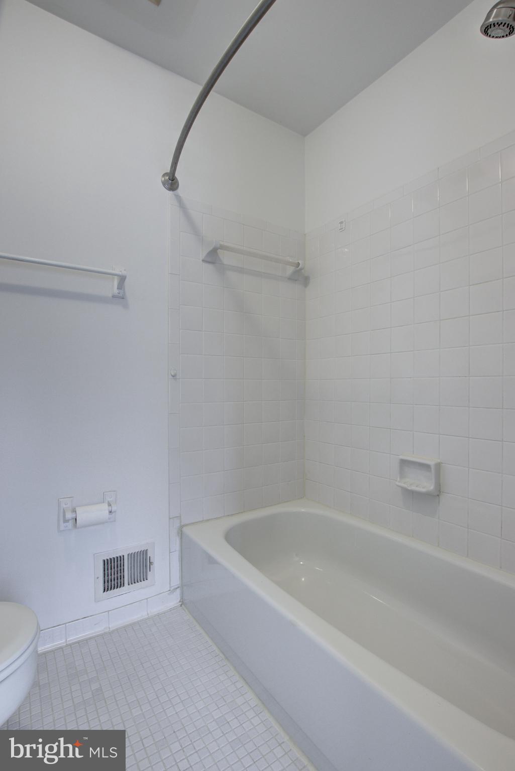 7917 Forest Path Way Springfield, VA 22153 - Photo 22 of 39 Gallery Image 22