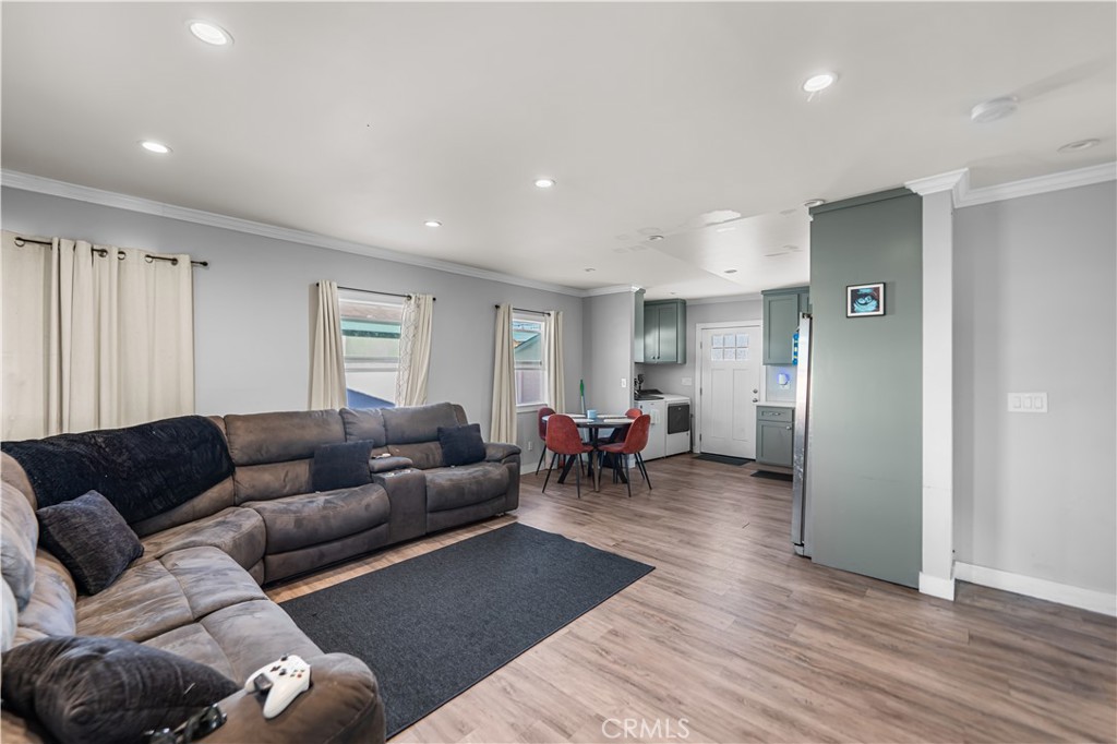 408 West Poplar Street Compton, CA 90220 - Photo 4 of 20