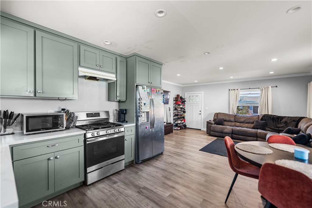 408 West Poplar Street Compton, CA 90220 - Photo 7 of 20