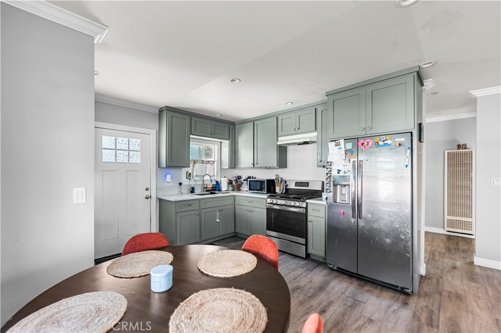 408 West Poplar Street Compton, CA 90220 - Photo 9 of 20