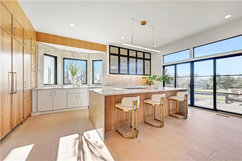 $1,850,000 | 16830 Grace Drive, Loch Lloyd, MO 64012