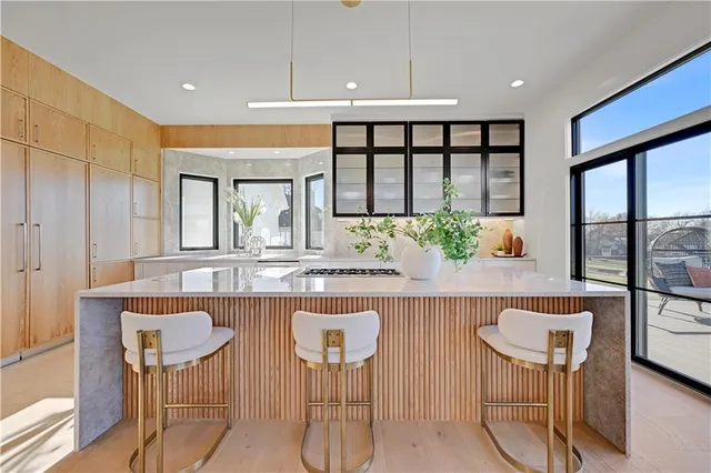 $1,850,000 | 16830 Grace Drive, Loch Lloyd, MO 64012