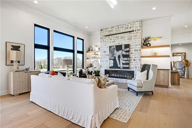 $1,850,000 | 16830 Grace Drive, Loch Lloyd, MO 64012