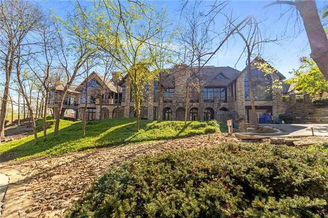 $1,850,000 | 16830 Grace Drive, Loch Lloyd, MO 64012