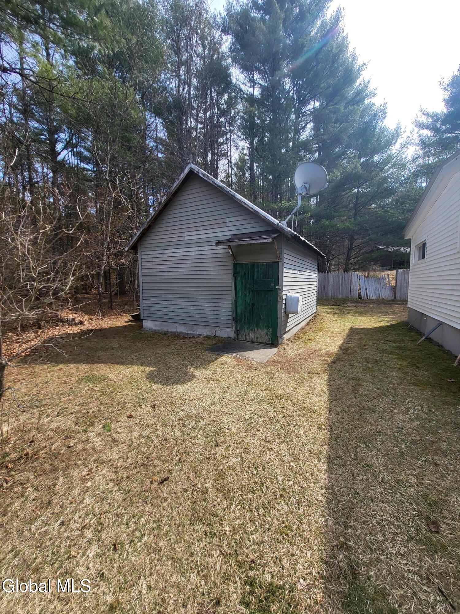 16 Towner Road Lake Luzerne, NY 12846 - Photo 29 of 32 Dry and plenty of space