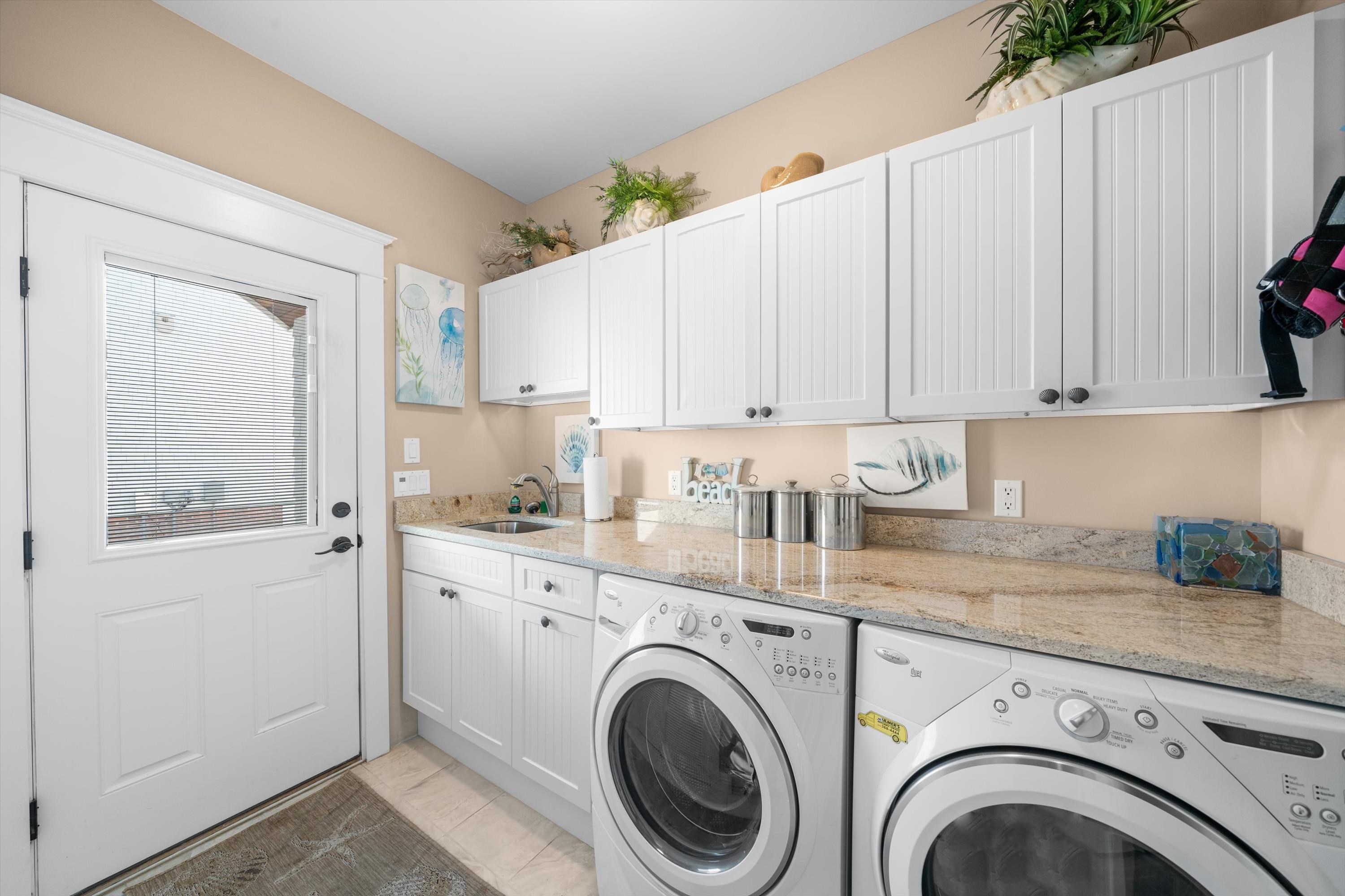8600 2nd Stone Harbor, NJ 08247 - Photo 35 of 45 a view of a kitchen with washer and dryer