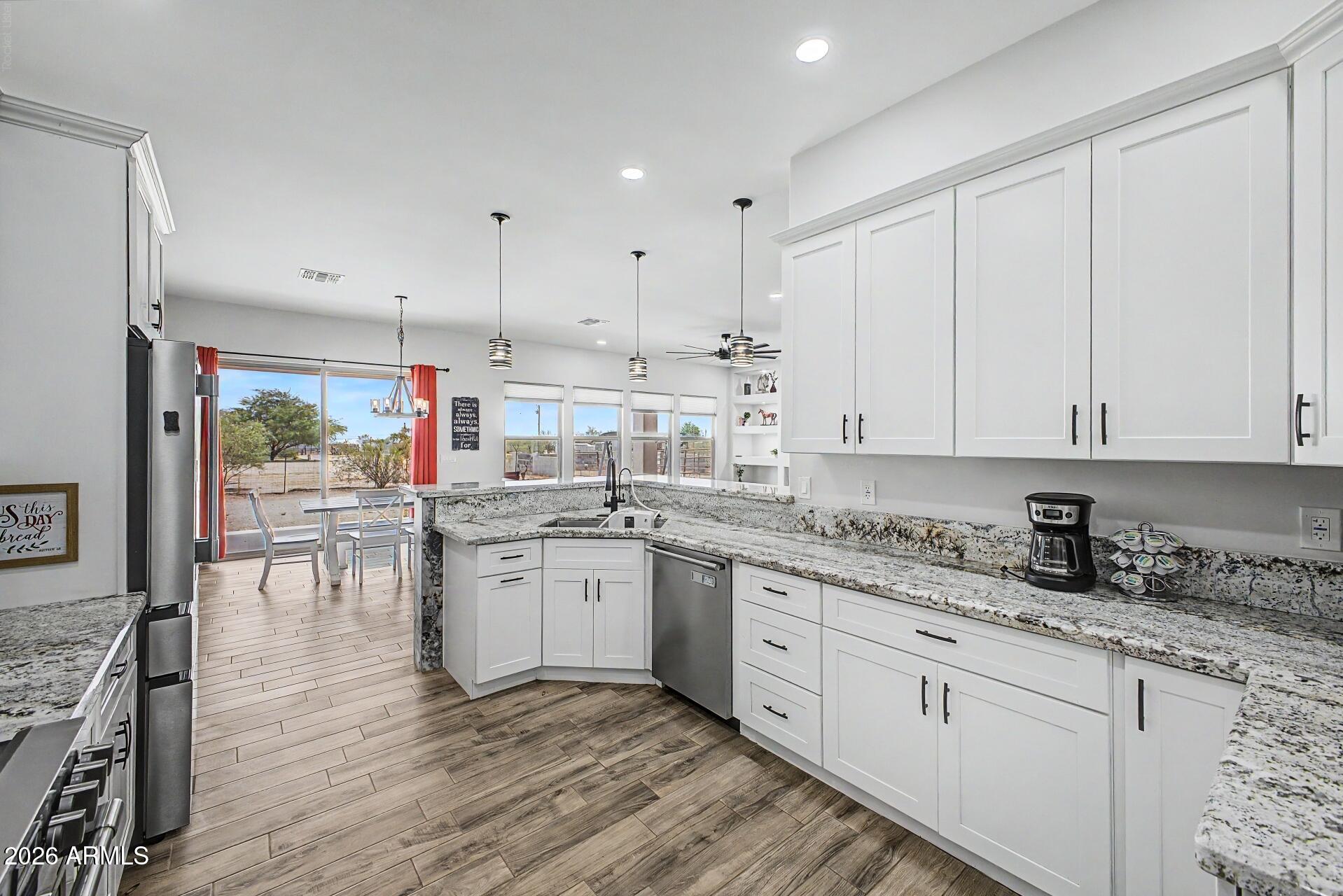 24009 West Redbird Road Wittmann, AZ 85361 - Photo 11 of 37