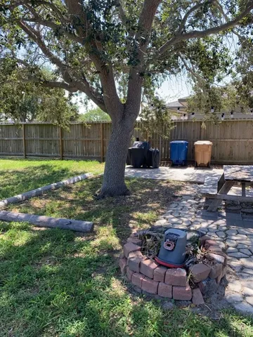 $1,295 | 1933 Orange Street, Corpus Christi, TX 78418