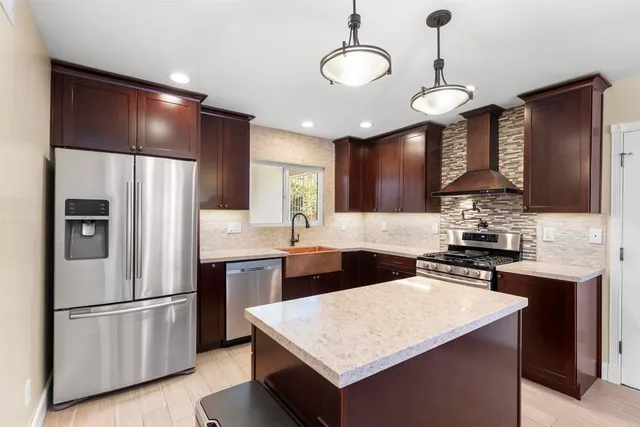 $949,900 | 202 East J Street, Chula Vista, CA 91910