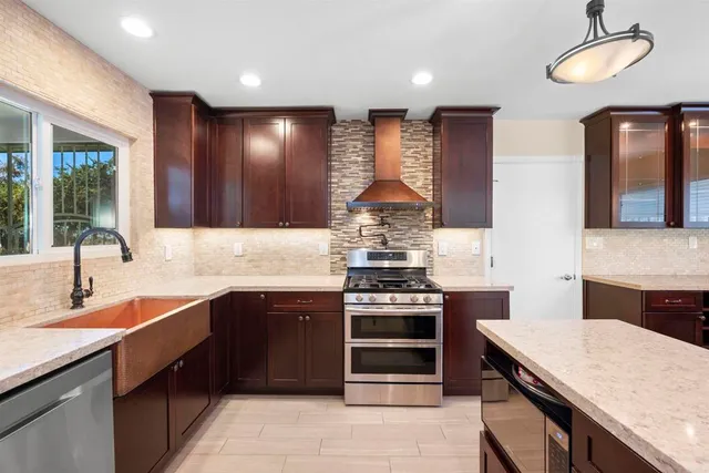 $949,900 | 202 East J Street, Chula Vista, CA 91910