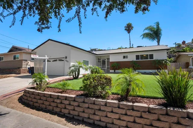 $949,900 | 202 East J Street, Chula Vista, CA 91910