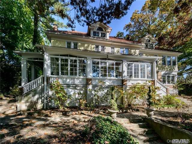 11 Shoreview Road Port Washington, NY 11050 - Photo 1 of 1
