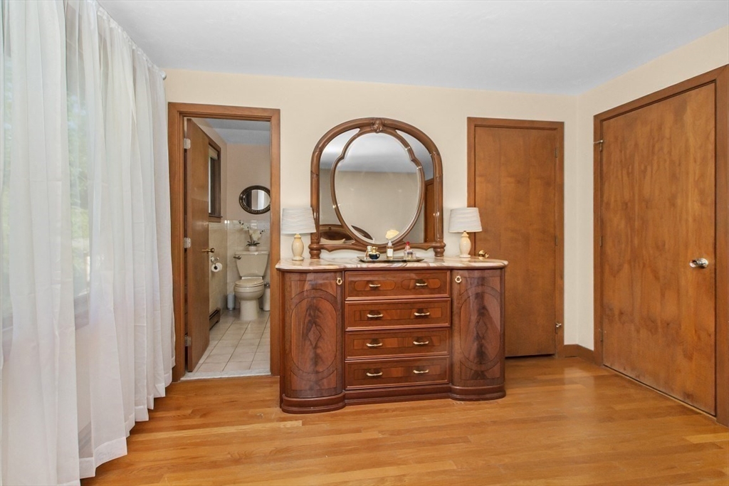61 Canterbury Road Waltham, MA 02453 - Photo 14 of 30