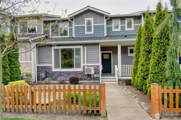 $449,500 | 313 East Hazel Street, Unit D, Mount Vernon, WA 98273
