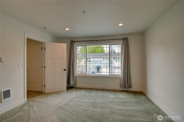 $434,500 | 313 East Hazel Street, Unit D, Mount Vernon, WA 98273