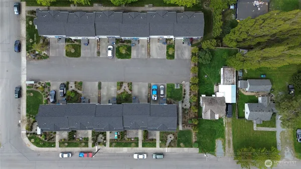 $434,500 | 313 East Hazel Street, Unit D, Mount Vernon, WA 98273