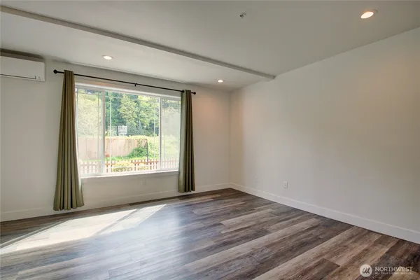 $434,500 | 313 East Hazel Street, Unit D, Mount Vernon, WA 98273