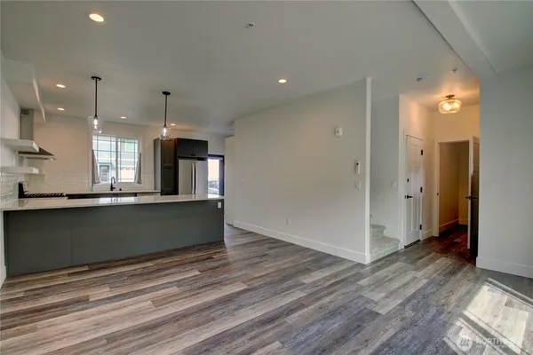 $434,500 | 313 East Hazel Street, Unit D, Mount Vernon, WA 98273