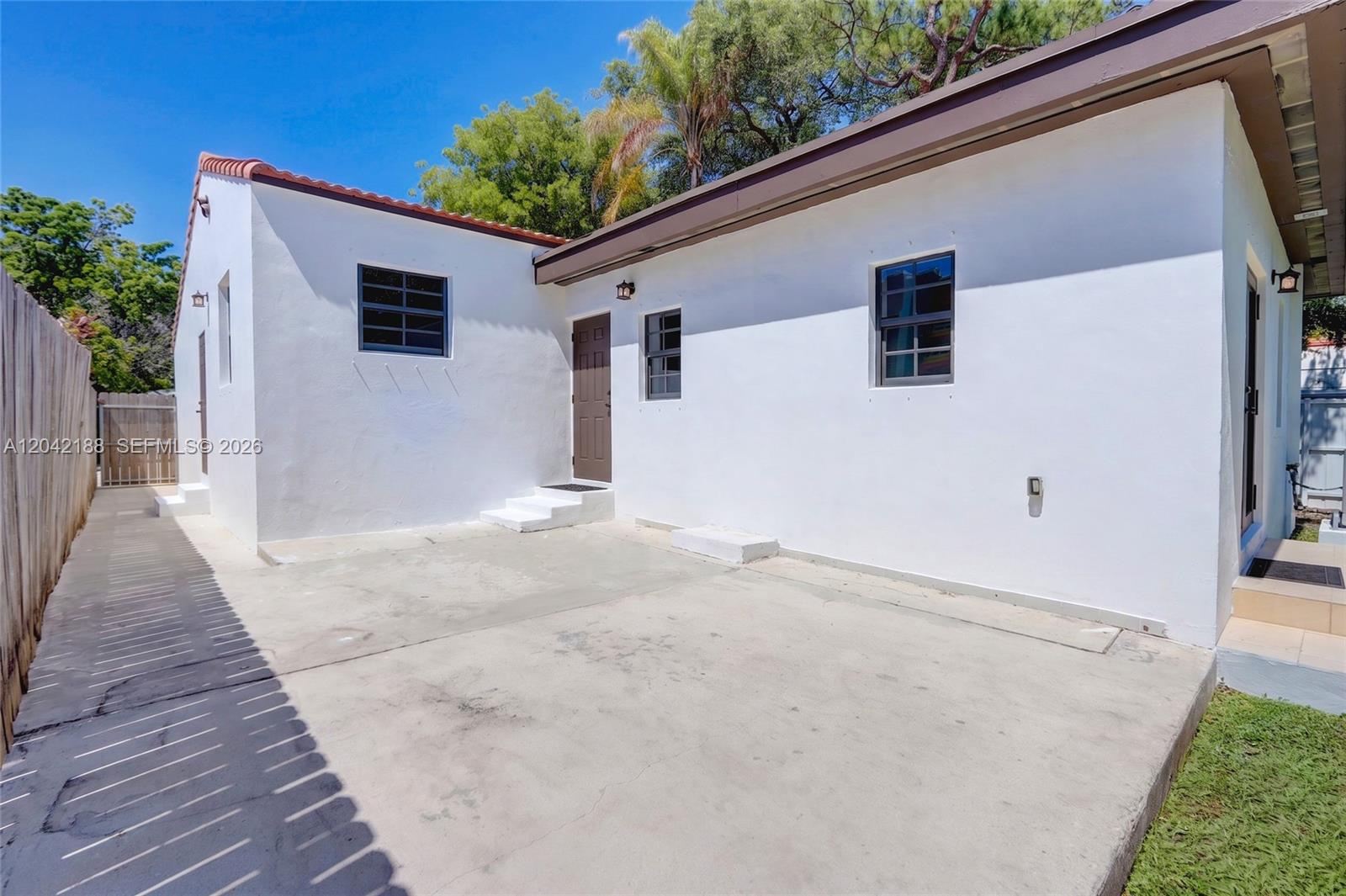 322 Southwest 18th Road Miami, FL 33129 - Photo 22 of 25
