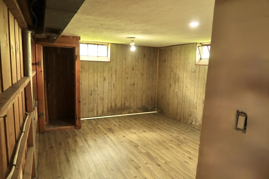 61 Russell Street Springfield, MA 01104 - Photo 19 of 19 Gallery Image 19