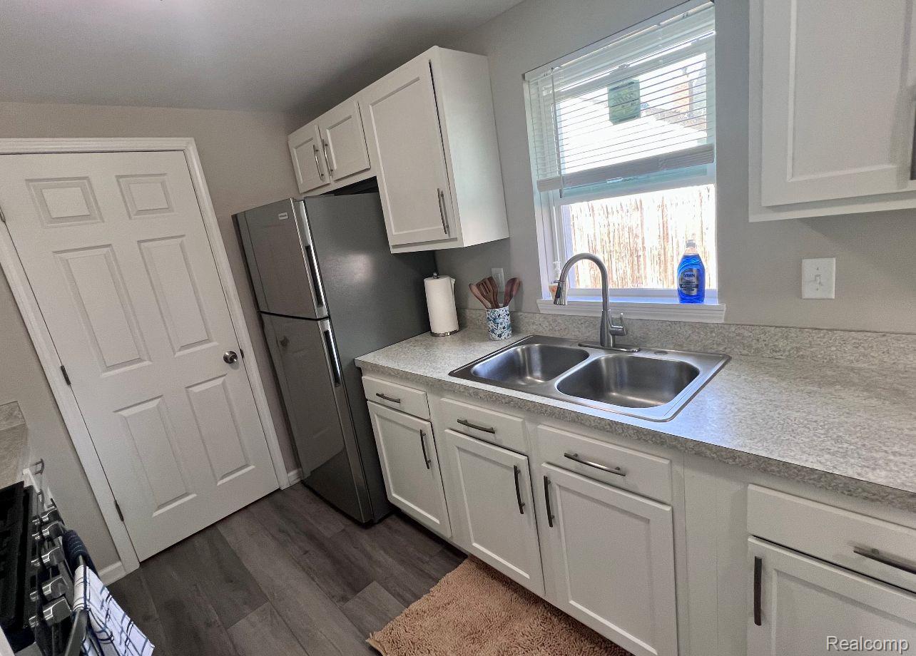225 3rd Street Fenton, MI 48430 - Photo 10 of 23 Gallery Image 10