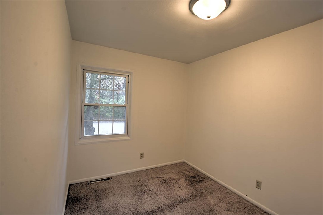 2761 West Hunt Street Decatur, IL 62526 - Photo 15 of 26